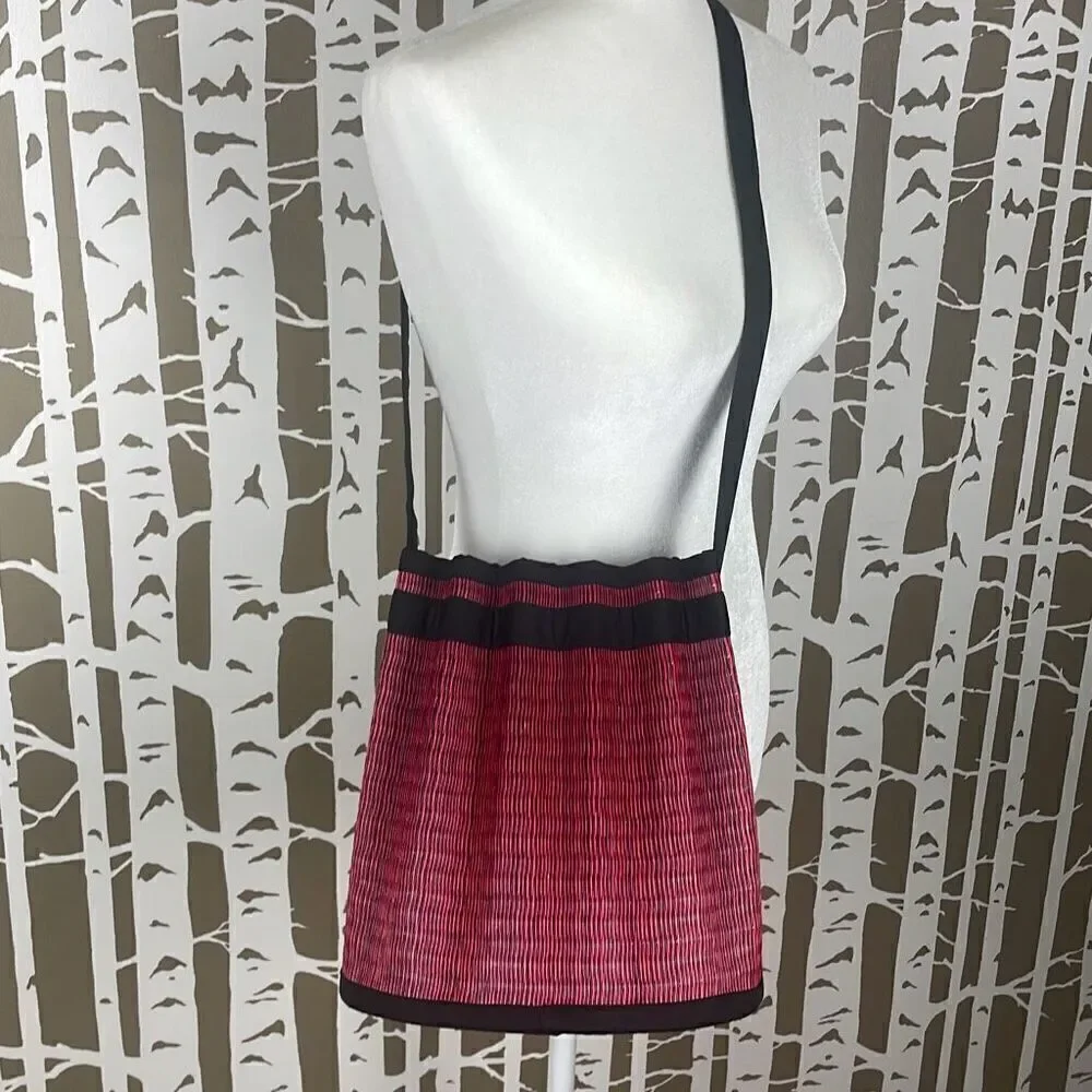 Red Straw Bucket Bag - Picture 2 of 8